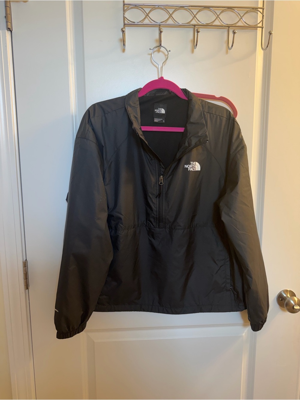 Never worn!! The North Face Women's Black Lightweight Pullover Jacket